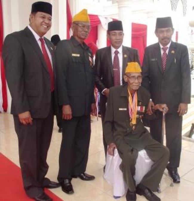 Bupati Suyatno Pimpin Upacara HUT Ri ke-70